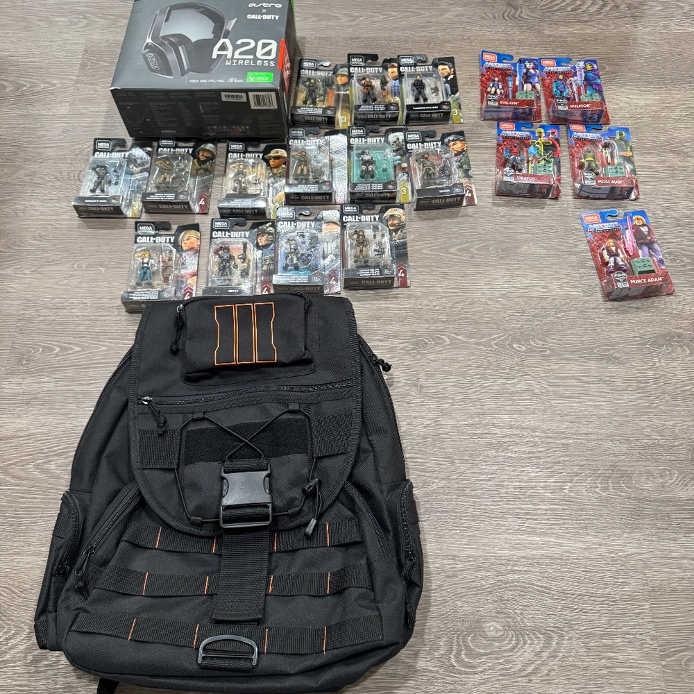 Black ops gear/figures/headset